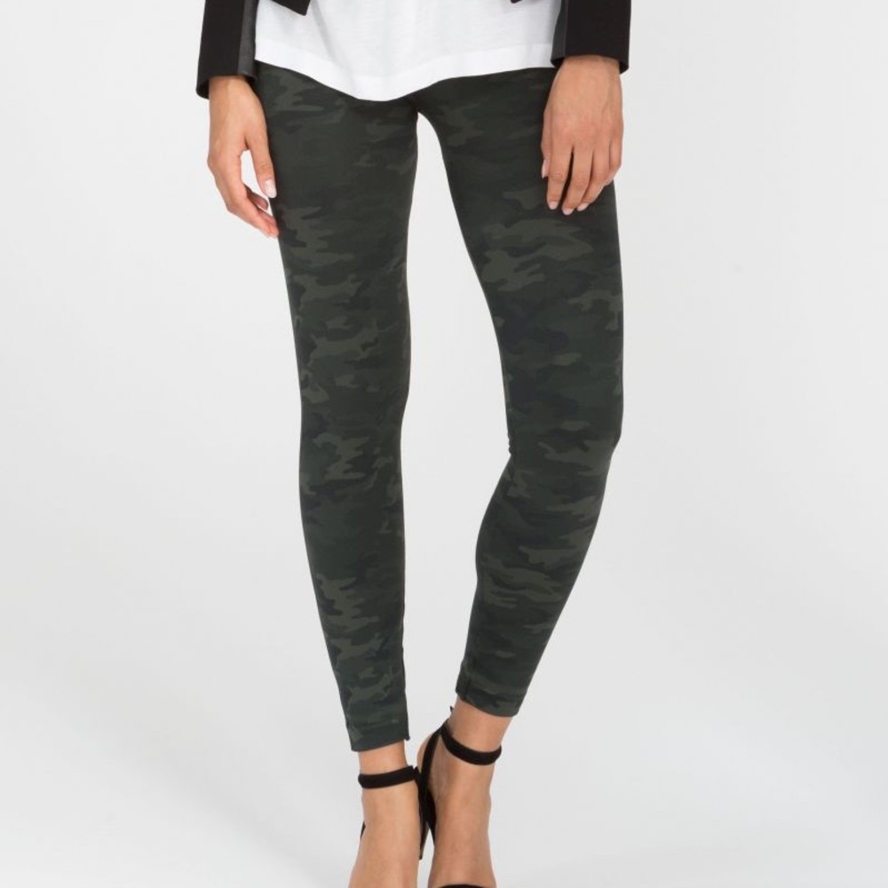 NWT Spanx Green Camo Legging - SZ Medium